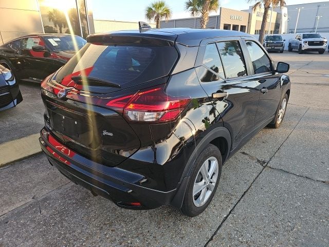 2023 Nissan Kicks S