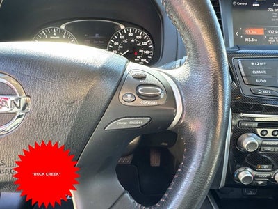 2020 Nissan Pathfinder SV