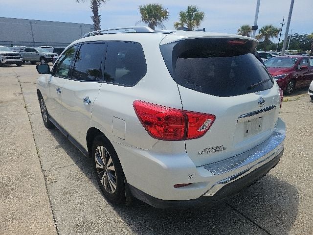 2017 Nissan Pathfinder SL