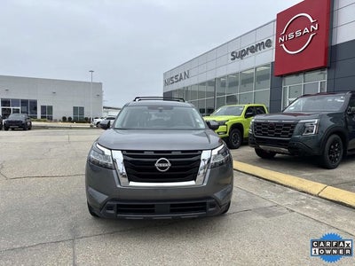 2022 Nissan Pathfinder SV