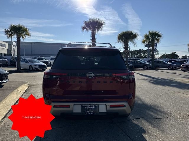 2023 Nissan Pathfinder SL