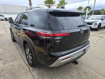 2024 Nissan Pathfinder SL