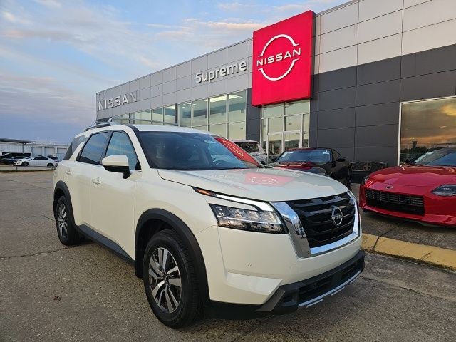 2024 Nissan Pathfinder SL