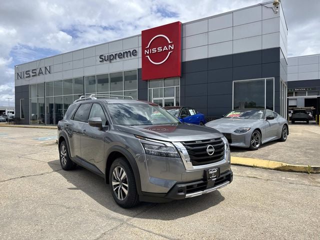 2023 Nissan Pathfinder SL