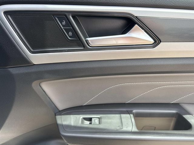 2023 Volkswagen Atlas Cross Sport 2.0T SEL R-Line Black