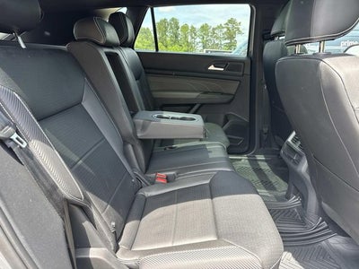 2023 Volkswagen Atlas Cross Sport 2.0T SEL R-Line Black