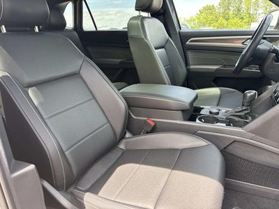 2023 Volkswagen Atlas Cross Sport 2.0T SEL R-Line Black