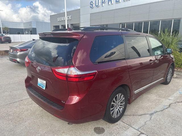 2018 Toyota Sienna XLE 8 Passenger