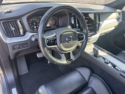 2021 Volvo XC60 Recharge Plug-In Hybrid T8 R-Design